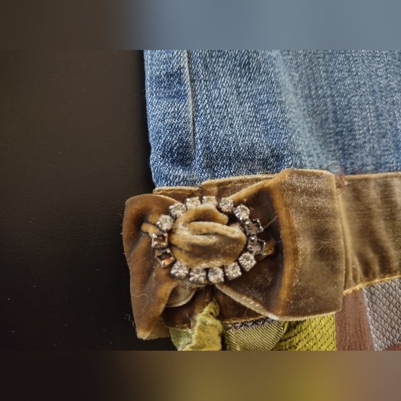 Women's Blue Jeans with Patterned Cuffs - Picture 8 of 8